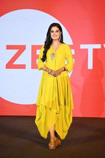 Ayushi Khurana snapped at the serial launch of Jaane Anjaane Hum Mile serial on zee tv