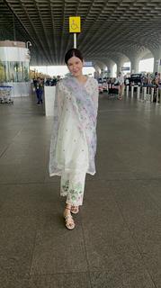 Shanaya Kapoor snapped at the airport