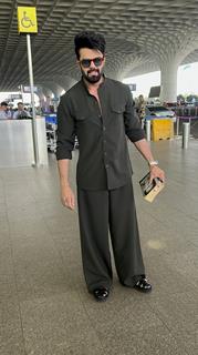 Maniesh Paul snapped at the airport