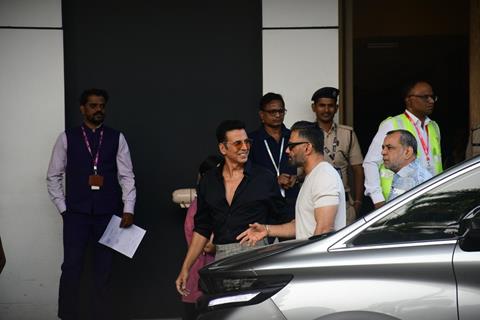 Akshay Kumar and Suniel Shetty snapped at Kalina airport