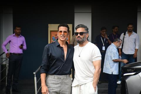 Akshay Kumar and Suniel Shetty snapped at Kalina airport