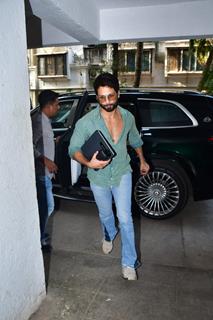 Shahid Kapoor snapped in the city