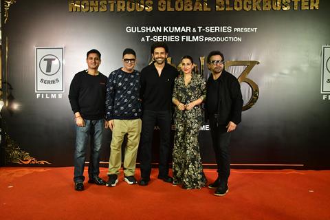 Vidya Balan, Bhushan Kumar, Anees Bazmee and Kartik Aaryan grace the success party of Bhool Bhulaiyaa 3