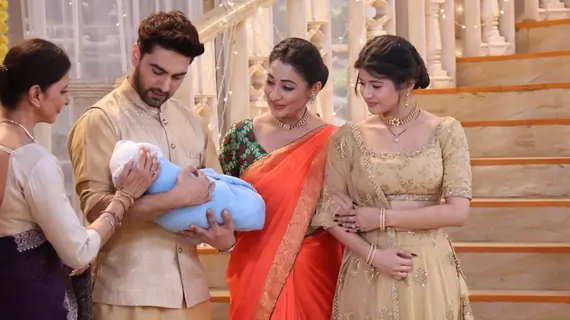 Shruti Ulfat, Anita Raaj, Rohit Purohit and Samridhii Shukla BTS Photos of Abhira and Armaan’s selfless proposal to co-parent