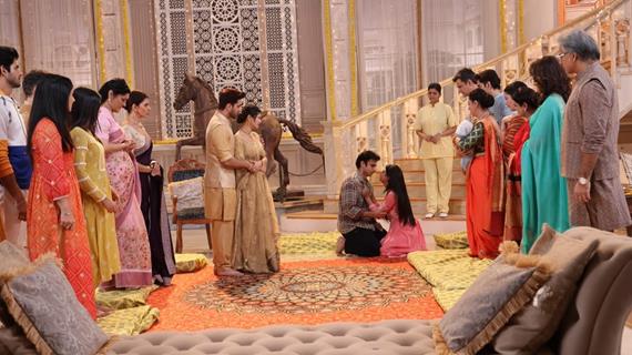 Romiit Raaj, Rohit Purohit, Samridhii Shukla and Garvita Sadhwani BTS Photos of Abhira and Armaan’s selfless proposal to co-parent