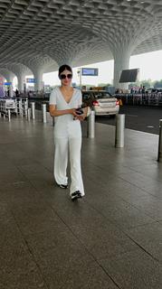 Mouni Roy snapped at the Mumbai airport 