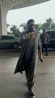 Raj Kundra snapped at the Mumbai airport 