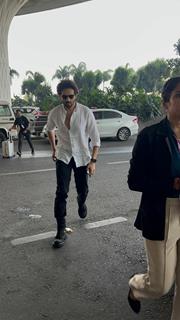 Kartik Aaryan snapped at the airport