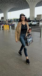 Madhoo snapped at the airport