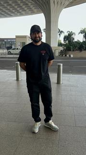 Aftab Shivdasani snapped at the airport