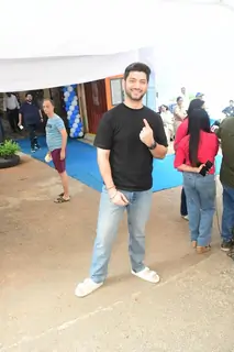 Kunal Jaisingh cast their votes in Mumbai