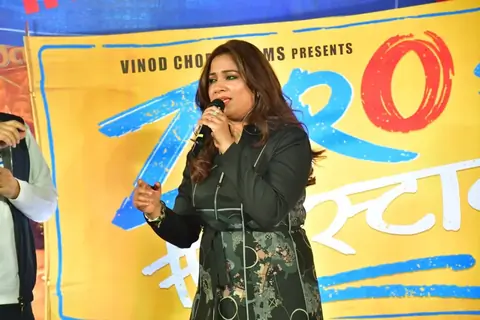 Shreya Ghoshal snapped at their song launch ‘Chal Zero Pe Chalte Hain’ from Zero Se Restart