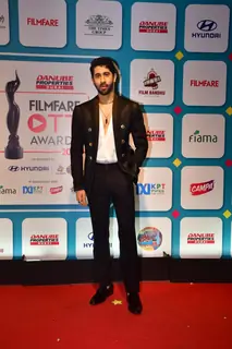 Vihaan Samat grace the 'Filmfare OTT Awards 2024'