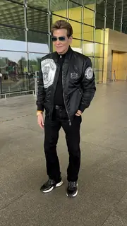 Jeetendra snapped at the airport
