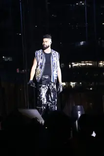 AP Dhillon snapped at his concert in Mumbai