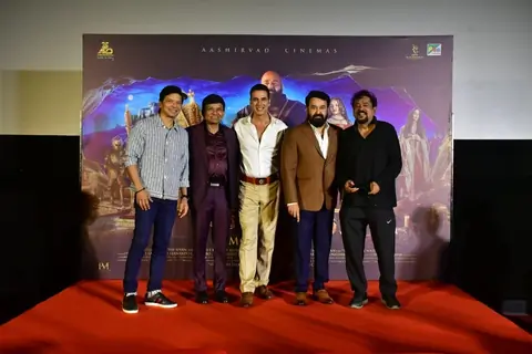 Akshay Kumar, Santosh Sivan, Mohanlal, Shaan and Jayantilal Gada grace the trailer launch of 'Barroz'