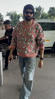 Kartik Aaryan snapped at the airport