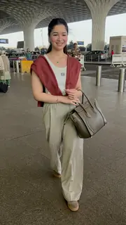 Sara Tendulkar snapped at the airport