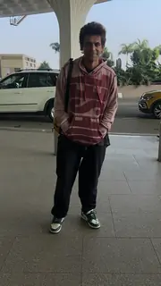 Sunil Grover snapped at the airport