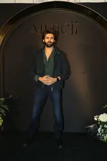 Kartik Aaryan snapped at Nirvaan Khan’s birthday party