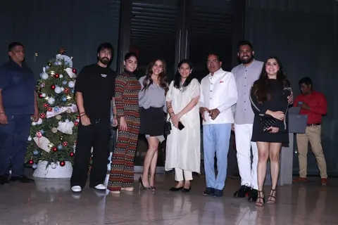 Genelia Deshmukh, Samita Bangragi and Ashish Chowdhry snapped in Bandra
