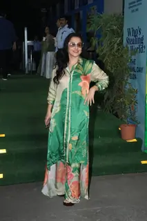 Shah Rukh Khan, Suhana Khan and others snapped attending the Dhirubhai Ambani School annual day function