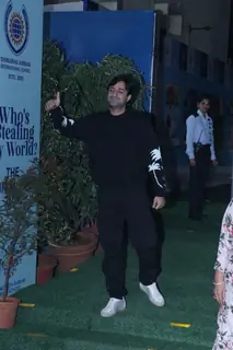 Shah Rukh Khan, Suhana Khan and others snapped attending the Dhirubhai Ambani School annual day function