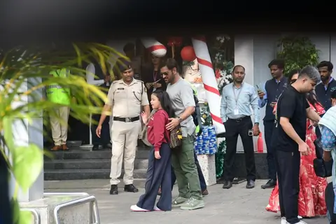 MS Dhoni with family snapped at Kalina Airport