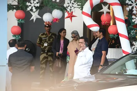 Jaya Bachchan snapped at airport