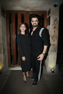 Maniesh Paul snapped at Anusha Dandekar’s birthday bash at Bastian