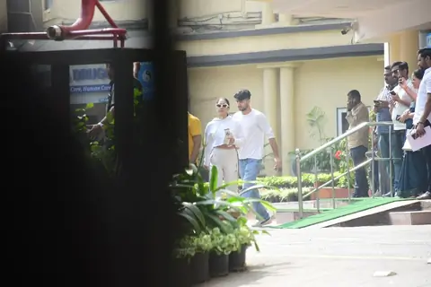 Ibrahim Ali Khan and Sara Ali Khan snapped in the city