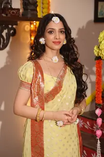 Sonakshi Batra snapped from the set of Rabb Rakha