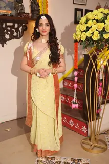 Sonakshi Batra snapped from the set of Rabb Rakha