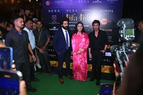 Shah Rukh Khan and Kartik Aaryan snapped at the 25th IIFA Awards press conference