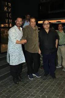 Aamir Khan, Dharmendra and Rajkumar Santoshi snapped at the special screening of Loveyapa