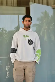 Aadar Malik snapped promoting Kanneda