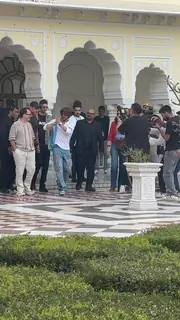 Shah Rukh Khan arrive in Jaipur for the IIFA Digital Awards 2025