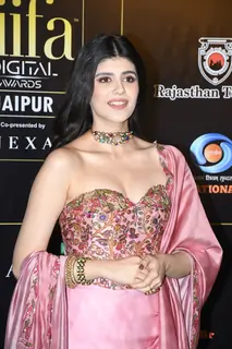 Shah Rukh Khan,Nora Fatehi, Kareena Kapoor Khan, Kartik Aaryan and others grace the red carpet on Day 2 of the IIFA Awards 2025