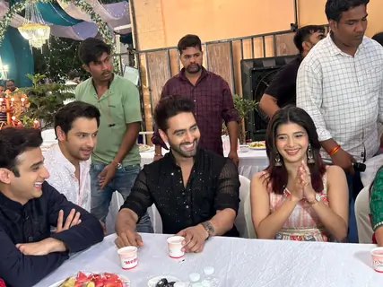 Anupamaa and Yeh Rishta Kya Kehlata Hai cast celebrates Iftar on the set 