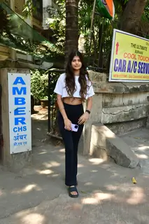 Anjini Dhawan  snapped in Juhu