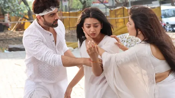Rohit Purohit and Samridhii Shukla snapped on the sets of Yeh Rishta Kya Kehlata Hai