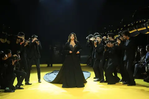 Janhvi Kapoor grace the Lakme Fashion Week 2025