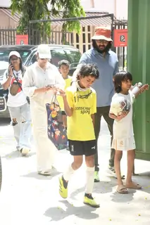 Genelia Deshmukh and Riteish Deshmukh snapped in the city