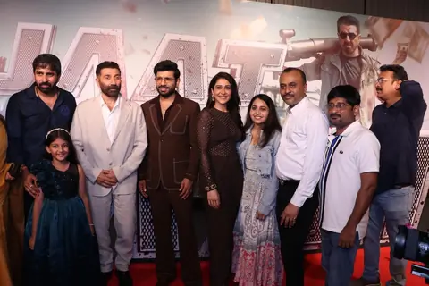 Sunny Deol and Vineet Kumar Singh  grace the premiere of 'Jaat'