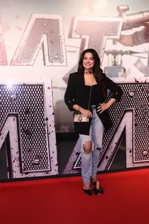 Sara Arfeen Khan  grace the premiere of 'Jaat'