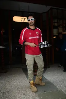 Varun Dhawan celebrates his birthday in advance with a special meet and greet with fans