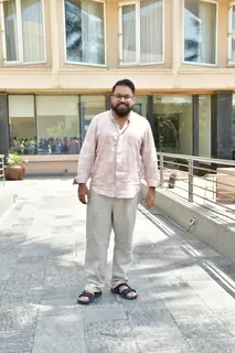 Anandeshwar Dwivedi snapped promoting Gram Chikitsalay
