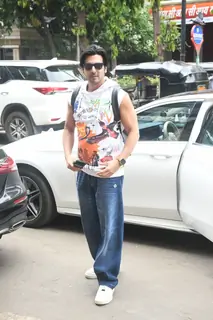 Zayed Khan snapped in the city