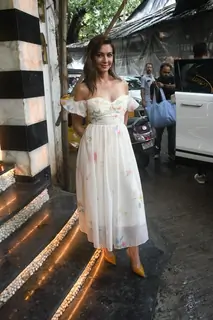 Kriti Kharbanda snapped at Torii restaurant in Bandra