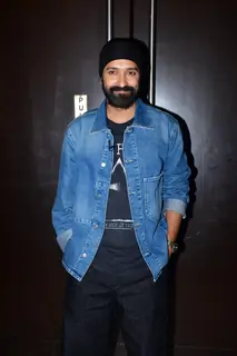 Vikrant Massey snapped promoting Aankhon ki Gustaakhiyan